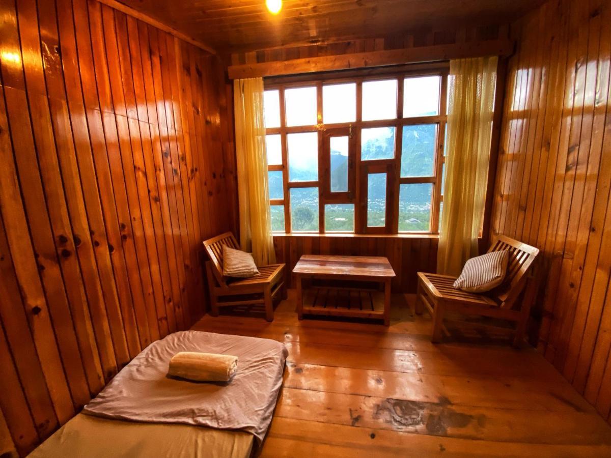 Pine Tower Inn Маналі Екстер'єр фото